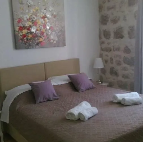 Rilati Palace 3 בית הארחה