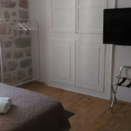 Rilati Palace 3 Guest house *